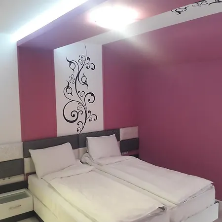 Shishkova 3 Apartment *