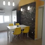 Apartment Shishkova 3 *